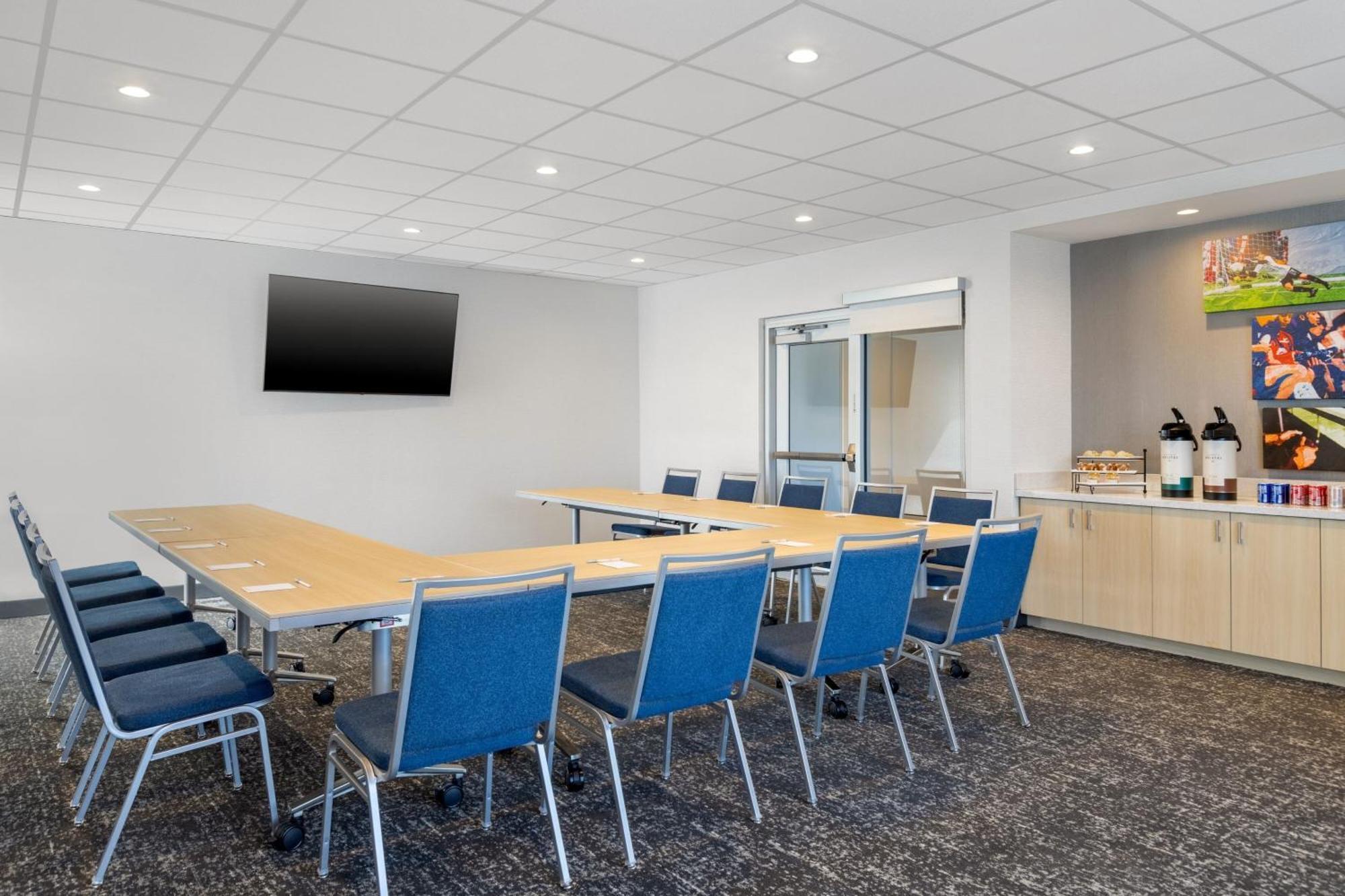 Towneplace Suites By Marriott Geneva At Spire Academy מראה חיצוני תמונה