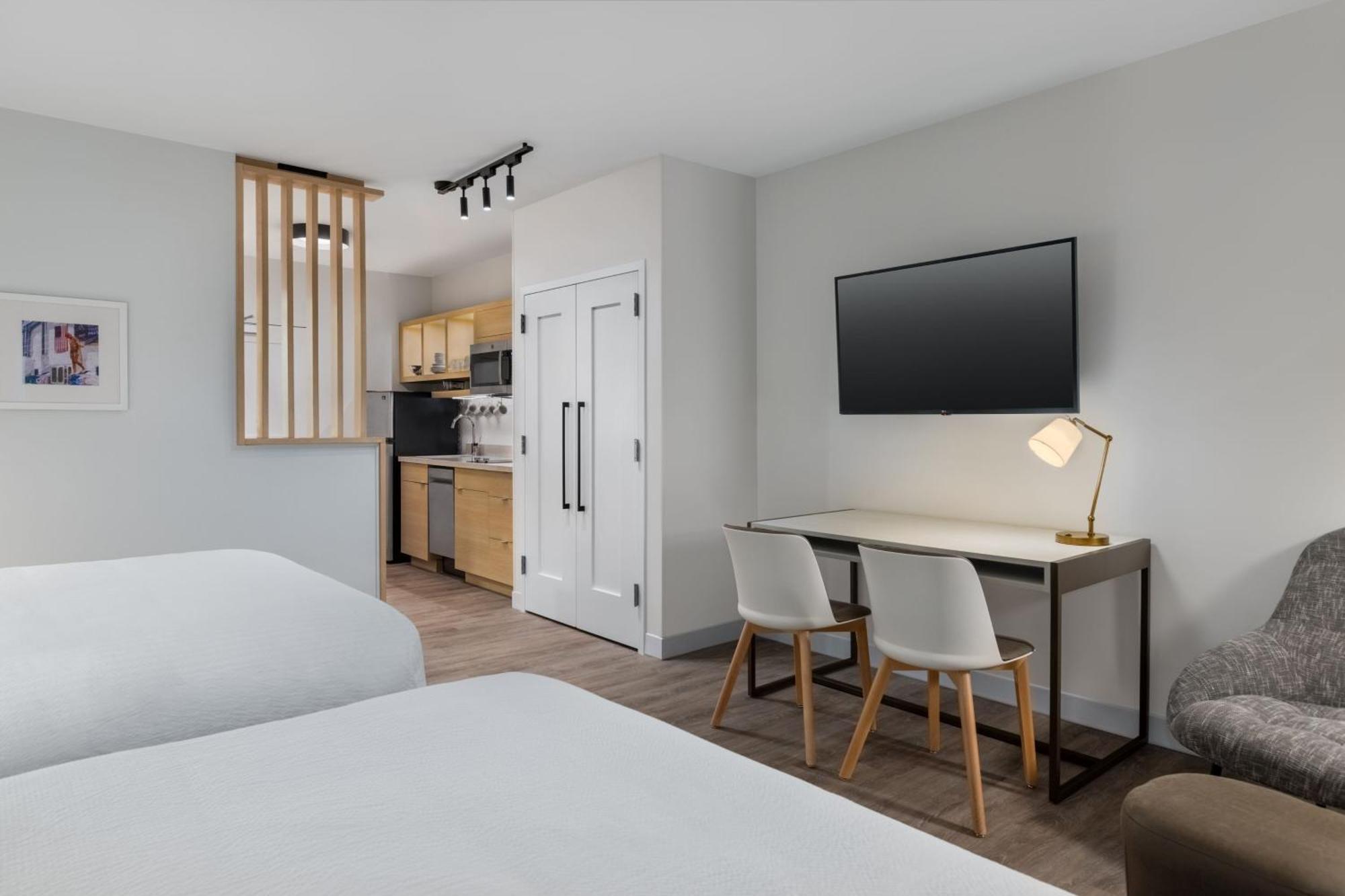 Towneplace Suites By Marriott Geneva At Spire Academy מראה חיצוני תמונה