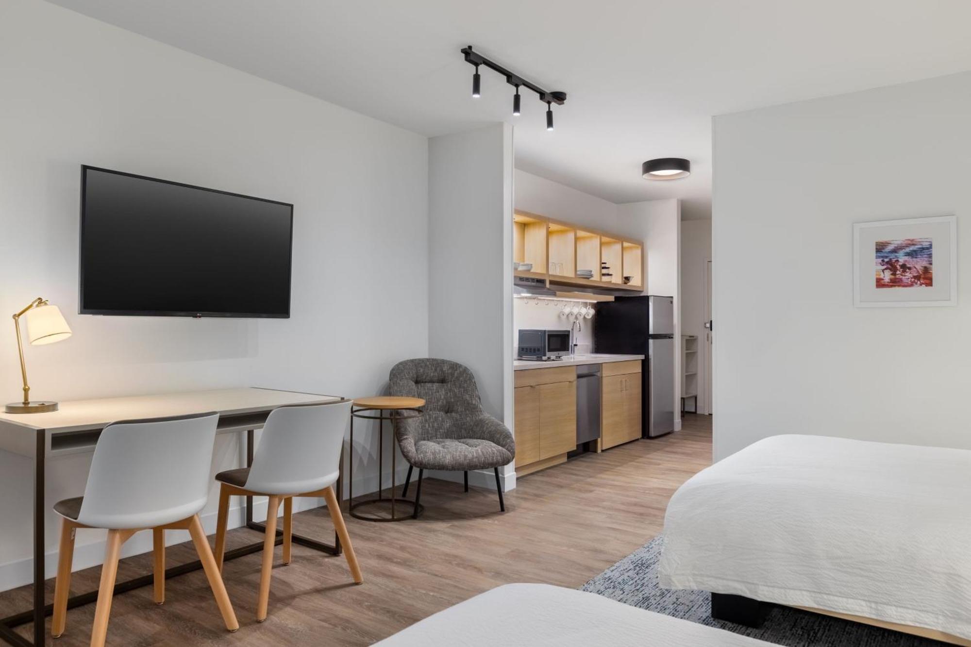 Towneplace Suites By Marriott Geneva At Spire Academy מראה חיצוני תמונה
